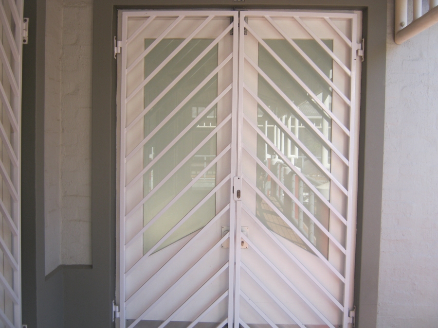 To Let commercial Property for Rent in Somerset West Western Cape